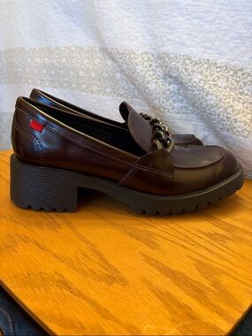 Women's Chunky Lightweight Loafer in Burgundy